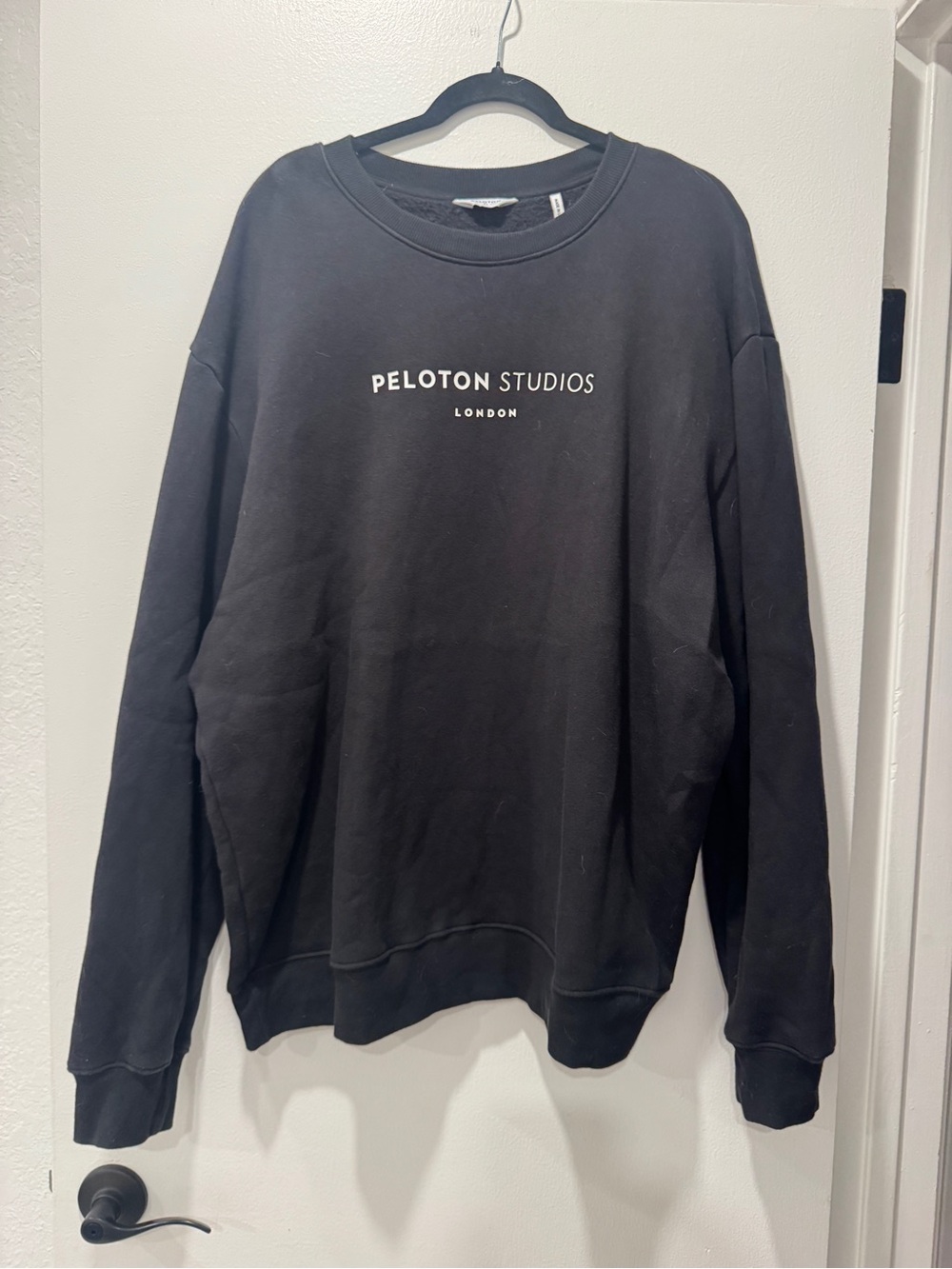 Peloton Studios London Crewneck Sweatshirt | Black | XL